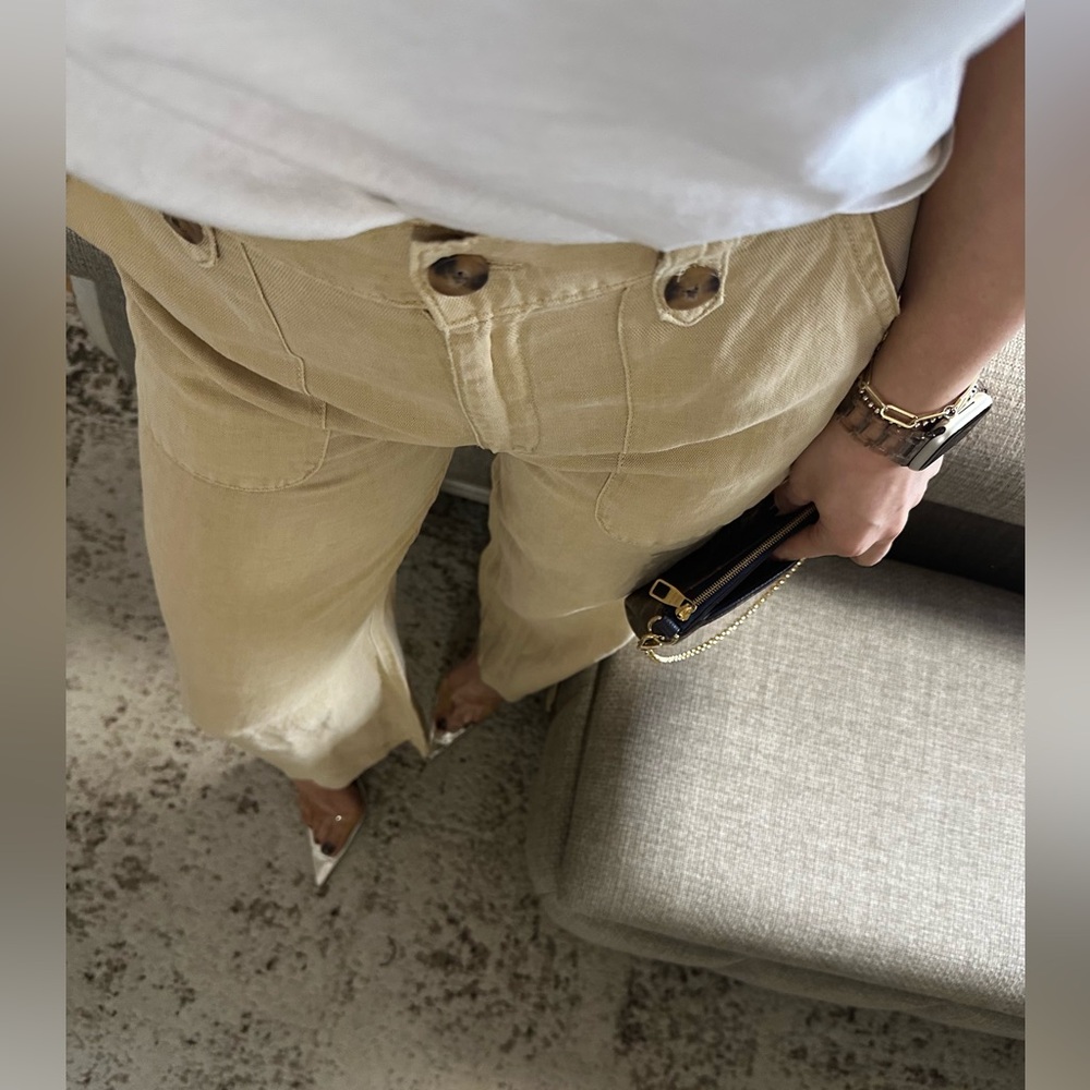 New🩷 Chic Tan Wide Leg Pants with Button Detail - Picture 5 of 13